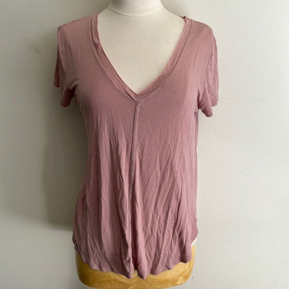 Pink V-Neck Tee (Buckle)